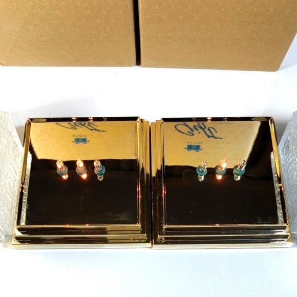 Two Vintage Avon Light Up Clear Pressed Art Glass of Church with Gold Base - Picture 3 of 16